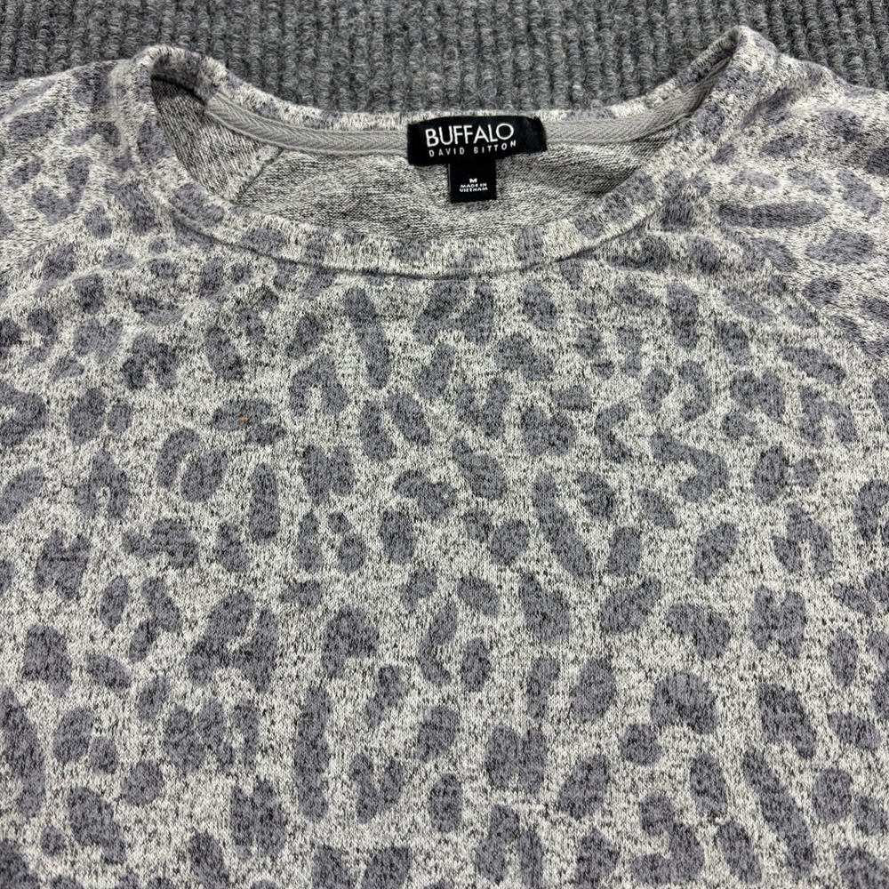 Buffalo David Bitton Pullover Women Size M Grey Leopard Print Knit Crew Neck